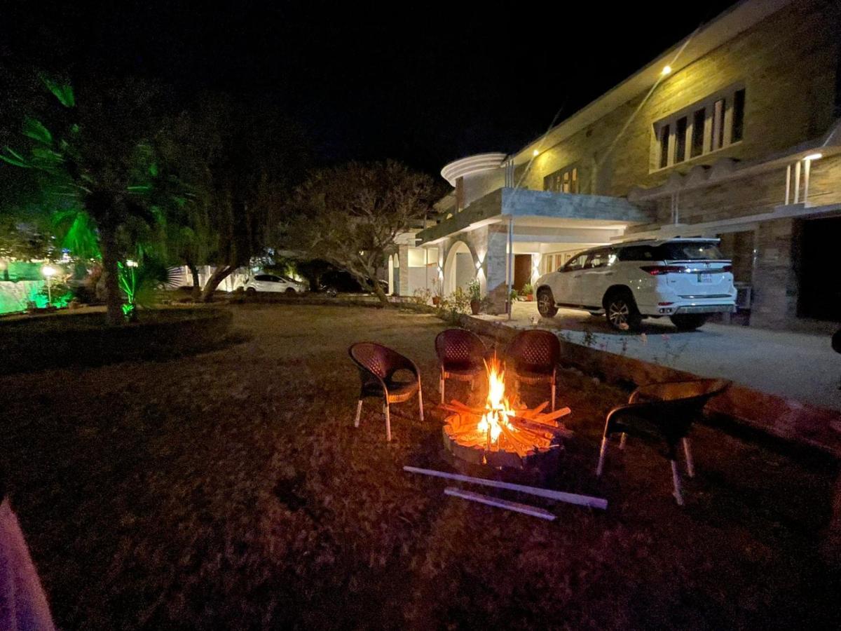Laca Sa Lodge Opp Canturus Mall Islamabad Esterno foto