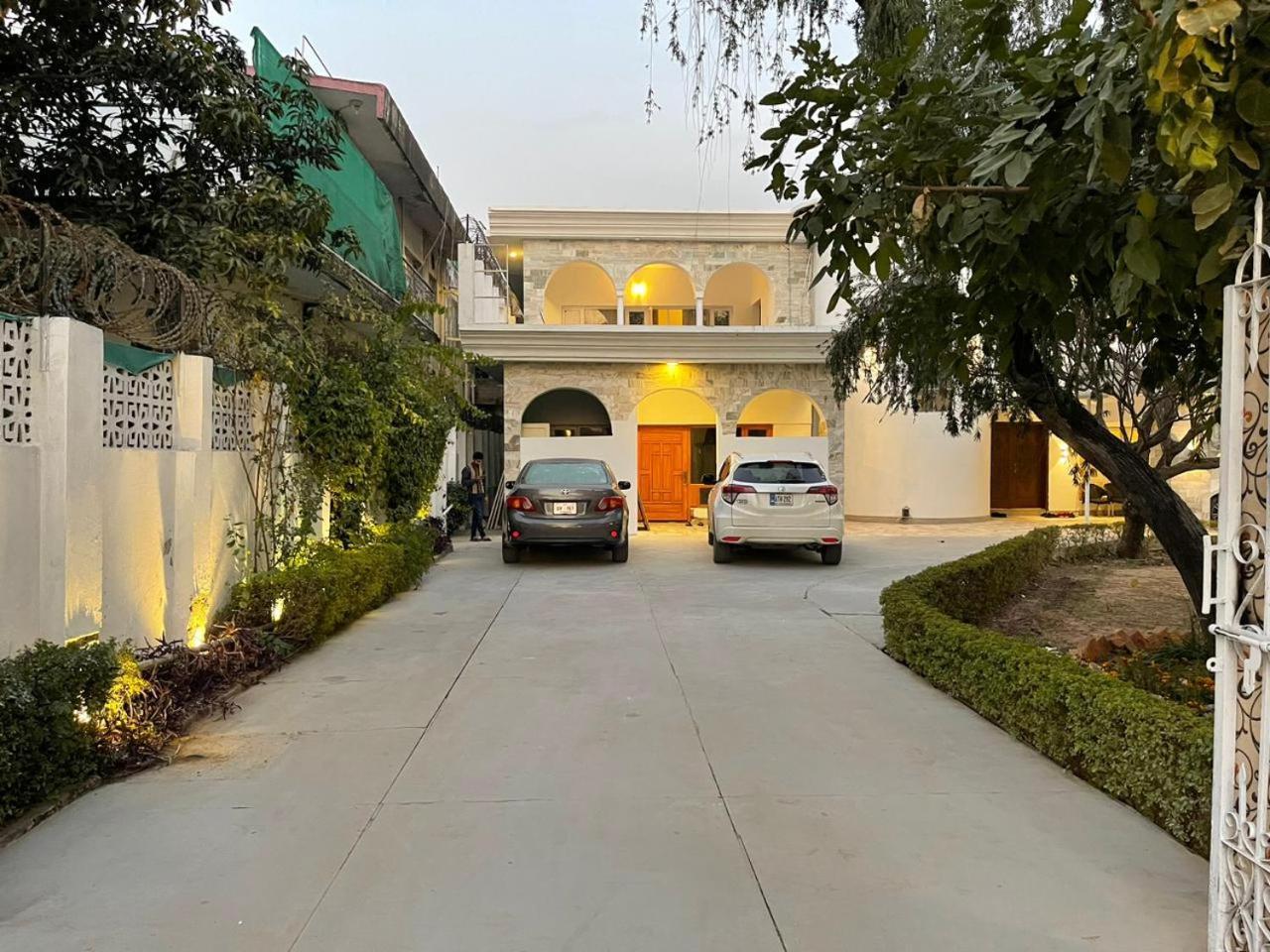 Laca Sa Lodge Opp Canturus Mall Islamabad Esterno foto