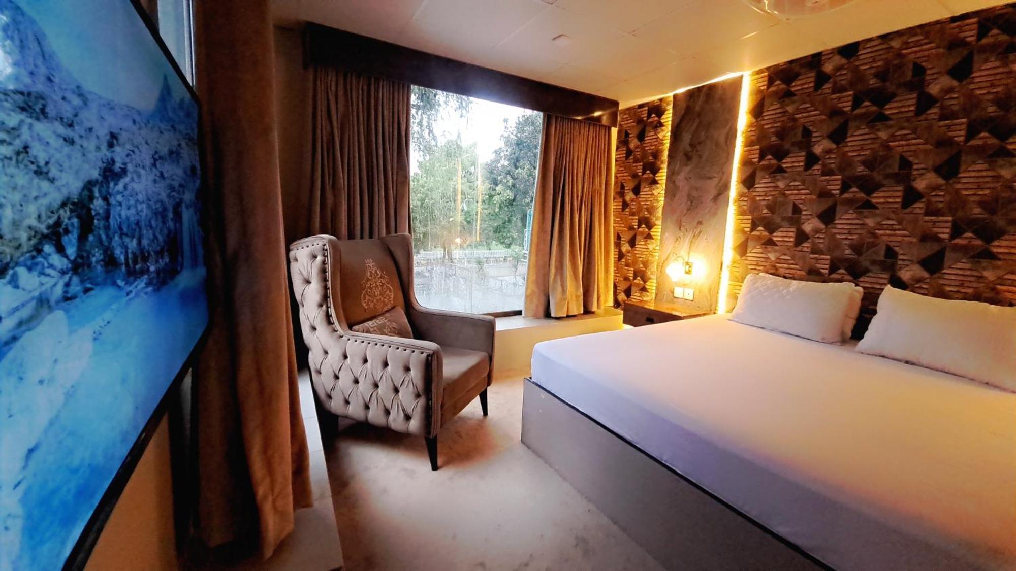 Laca Sa Lodge Opp Canturus Mall Islamabad Esterno foto
